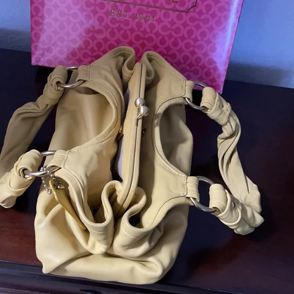 Vintage yellow coach bags with kiss lock - Picture 2 of 6